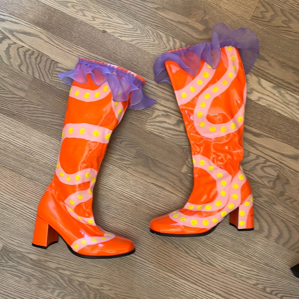 Zig Zag goods boots